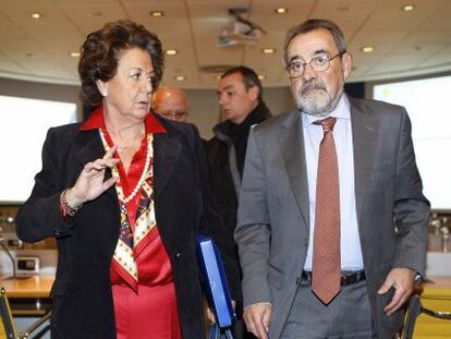 La alcaldesa de Valencia, Rita Barber&aacute;, junto al presidente de Feria Valencia, Jos&eacute; Vicente Gonz&aacute;lez.