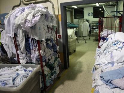 Una lavandería hospitalaria de Madrid, durante la huelga de enero de 2014.
