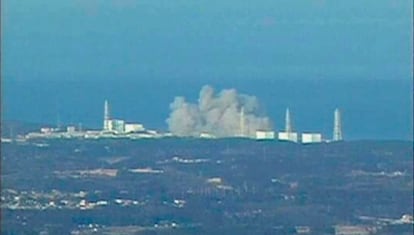 Humo en la central nuclear de Fukushima, en Japón.