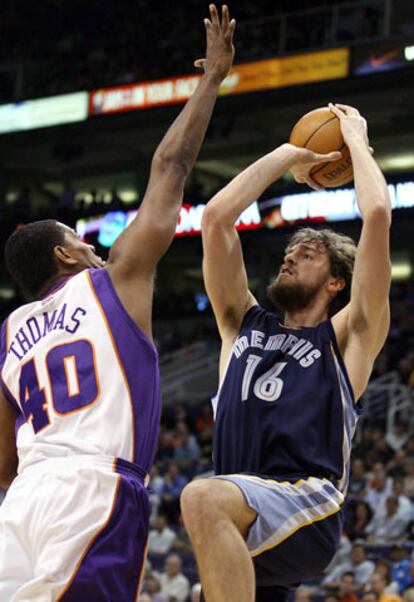 Gasol firma otro partido flojo y reconoce que a Memphis le faltó "concentración".