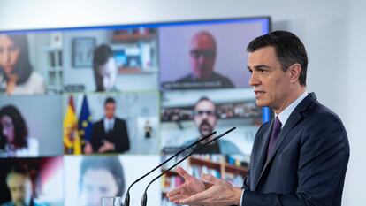 El presidente del Gobierno, Pedro Sánchez, durante la rueda de prensa que ha ofrecido este sábado en Moncloa.