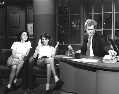 That night in 1994 wasn’t the first time that Madonna was interviewed by David Letterman: in 1988, she sat down on the show with her friend, Sandra Bernhard.