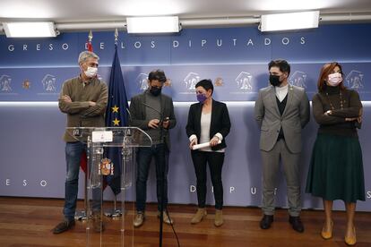 Los diputados de EH Bildu, Unidas Podemos y ERC ofrecen una rueda de prensa tras la Junta de Portavoces del Congreso celebrada el mes pasado.