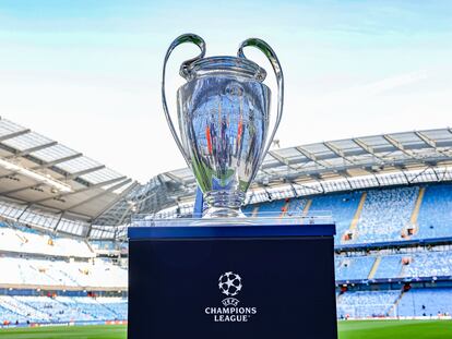 El trofeo de la Champions League, en el Etihad Stadium de Mánchester