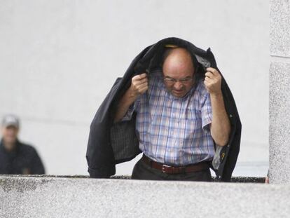 Francisco Fernández Liñares entra en los juzgados de Lugo el pasado mes de septiembre