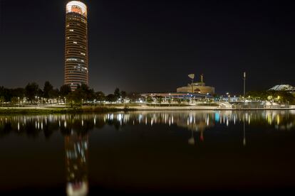 Vista de la Torre Sevilla y el parque empresarial de La Cartuja, en una imagen de archivo.