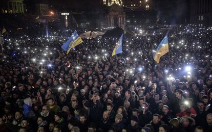 Miles de personas se concentran en la plaza de la Independencia de Kiev, 21 de febreor de 2014.