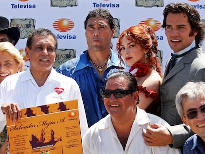 El elenco de la telenovela "Corazón Salvaje", en 2009, una de las producciones más emblemáticas de Televisa.