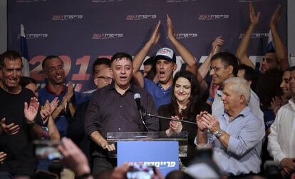 Avi Gabbay celebra su victoria en las primarias laboristas, este lunes en Tel Aviv (Israel). 
