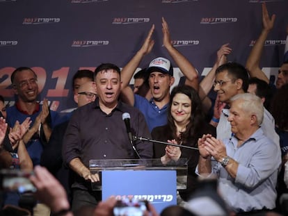 Avi Gabbay celebra su victoria en las primarias laboristas, este lunes en Tel Aviv (Israel). 