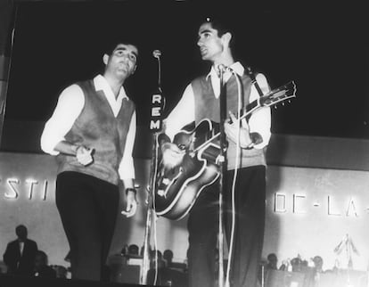 The dynamic duo during the inauguration of the fourth edition of the Benidorm Song Festival in 1962.