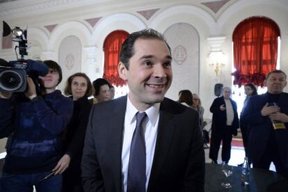 El nuevo director de orquesta del Teatro Bolshói, Tugán Sojíev, tras la rueda de prensa celebrada hoy.