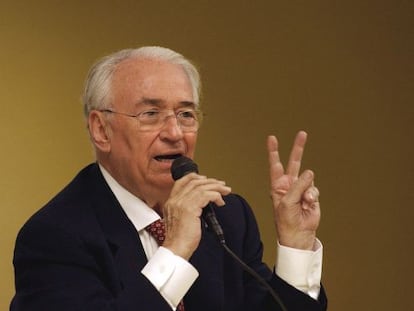 El expresidente colombiano Belisario Betancur, durante un acto en julio de 2004.