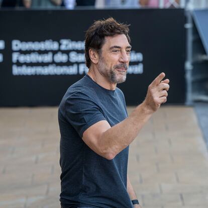 SAN SEBASTIÁN, 19/09/2024.- El actor Javier Bardem a su llegada este jueves al hotel que aloja a los invitados de la 72 edición del Festival de Cine de San Sebastián, donde mañana recibe el Premio Donostia del certamen. EFE/Javier Etxezarreta
