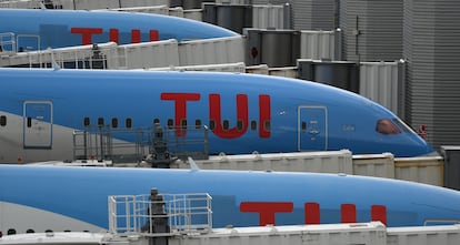 Aviones del turoperador alemán TUI, aparcados en el aeropuerto de Mánchester.