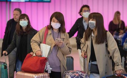 Passengers arriving at Los Angeles airport on Wednesday.