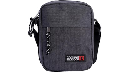 Esta bandolera para hombre es la más vendida en Amazon.