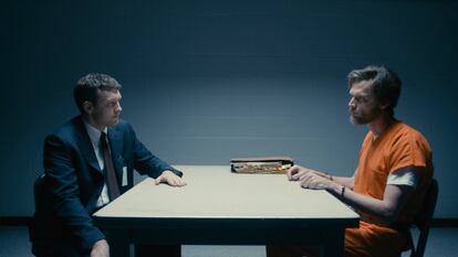 Podría ser perfectamente una continuación de Mindhunter pero en los años noventa. El FBI pide ayuda a un experto en perfiles criminalísticos para dar con un terrorista que se dedica a enviar cartas bomba por todo Estados Unidos a lo largo del tiempo. A falta de pistas de las que tirar, a este experto se le ocurre adentrarse en el lenguaje que el terrorista utiliza en las cartas que envía a los medios y, sobre todo, en un manifiesto con sus ideas, contrarias a los avances tecnológicos. Sam Worthington y un gran (e irreconocible) Paul Bettany protagonizan esta historia basada en hechos reales altamente adictiva y bien realizada.  <b>Dónde verla</b>: Netflix