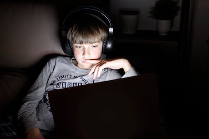 El porno pone el foco en la estimulación rápida, intensa, sin necesidad de vínculo.