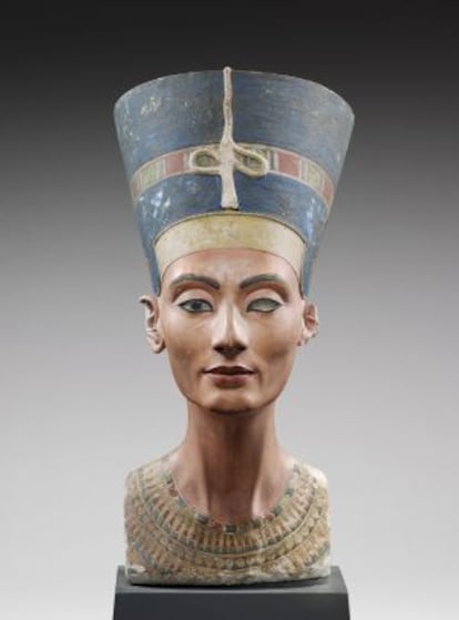 Busto de Nefertiti.