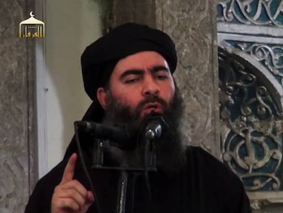 Abu Bakr al-Bagdadi en su &uacute;nica aparici&oacute;n p&uacute;blica, en 2014 en una mezquita iraqu&iacute;.