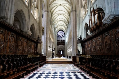 Las sillas del coro de la catedral de Notre-Dame de París. 