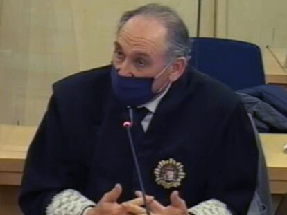 El fiscal Antonio Romeral, durante el juicio sobre la caja b del PP, en una imagen de vídeo emitida por la Audiencia Nacional.