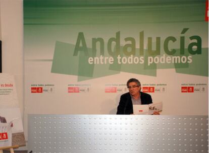 Luis Pizarro, ayer, en un momento de la presentación de la campaña.
