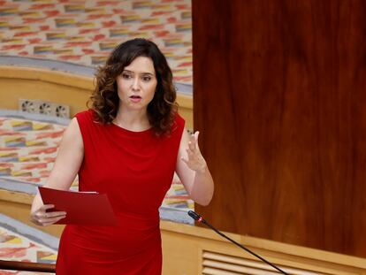 La presidenta de la Comunidad de Madrid, Isabel Díaz Ayuso, durante un Pleno de la Asamblea de Madrid.-EFE/ Sergio Pérez