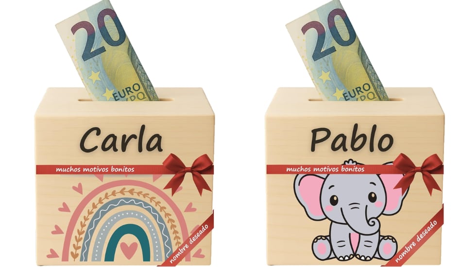 Huchas personalizadas con el nombre.