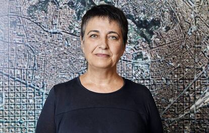 Rosa Alarcón, regidora de Movilidad de Barcelona. Periodista de formación y especializada en comunicación política, ha trabajado en los 10 últimos años en el Ayuntamiento de L’Hospitalet de Llobregat (Barcelona) como directora de Servicios del Gabinete de la Alcaldía y previamente como jefa del gabinete de alcaldía. Anteriormente trabajó en el Ayuntamiento de Barcelona, en distintos puestos.