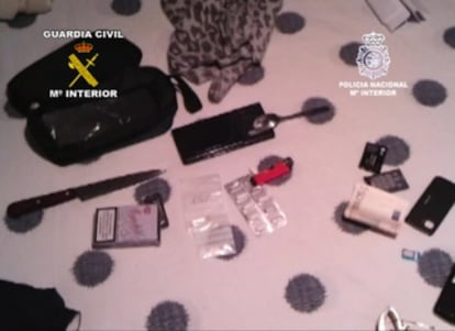 Algunos de los artículos que se recuperaron en la operación.