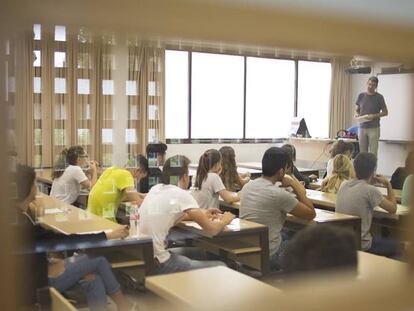 Alumnos de bachillerato durante las pruebas de acceso a la universidad.