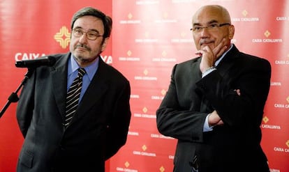 El presidente de Narc&iacute;s Serra Caixa Catalunya, Narc&iacute;s Serra, y el director general, Adolf Tod&oacute;, en rueda de prensa tras una asamblea ordinaria en 2010.