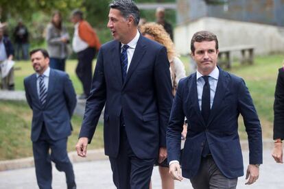 Albiol y Casado este lunes en el funeral de Caballé en Barcelona.