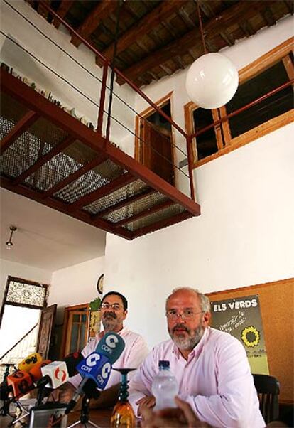 David Hammerstein y Francisco Garrido, ayer, en Valencia.