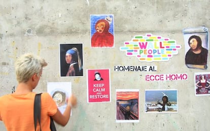 La pared de la plaza junto al CCCB de Barcelona donde se ha celebrado el homenaje al eccehomo.