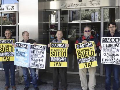 Reclamo en Madrid contra las cláusulas suelo.