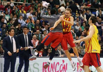 Oleson celebra su triple final.