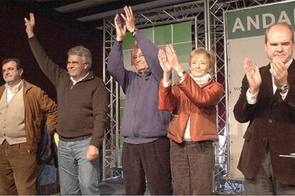 De izquierda a derecha, José Rodríguez de la Borbolla, Felipe González, Rafael Escuredo, Teresa Fernández de la Vega y Manuel Chaves.