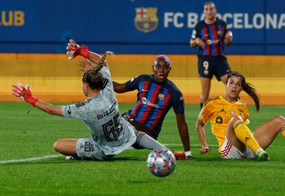 Champions Femenina: Oshoala remata a portería en el duelo del Barcelona ante el Benfica en el Johan Cruyff