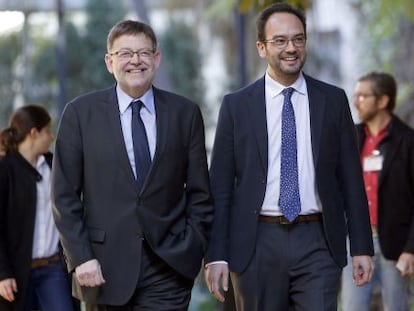 Ximo Puig y Antonio Hernando, en su encuentro de este lunes en Valencia.