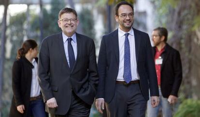 Ximo Puig y Antonio Hernando, en su encuentro de este lunes en Valencia.