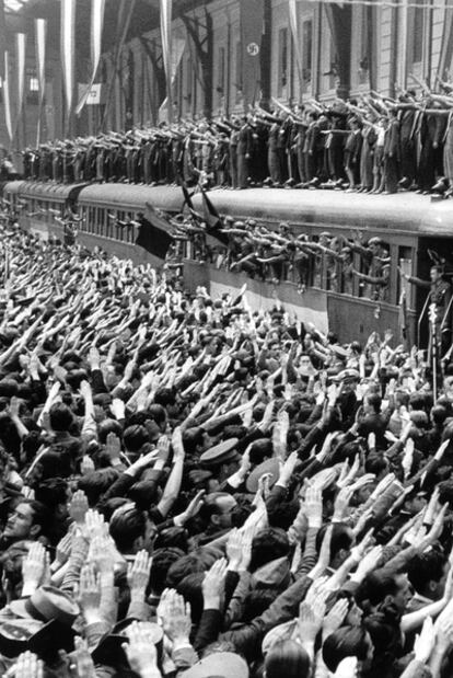 Despedida de voluntarios de la División Azul en la estación del Norte de Madrid en 1941.