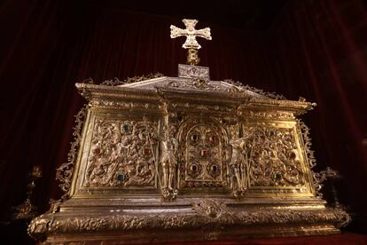 Arca del Monumento de Jueves Santo de la catedral de Tarragona, realizada por Gaspar Arandes en 1685. La cruz y los dos soldados los robó Erik el Belga en 1980. 