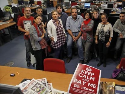 Trabajadores de 'El Correo de Andalucía', en la sede del periódico.