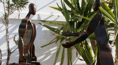 El conjunto escultórico regalado a Alicante por los "Pied noirs".