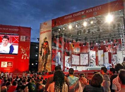 Escenario de Cuatro en la plaza de Colón para el seguimiento de la Eurocopa 2008.