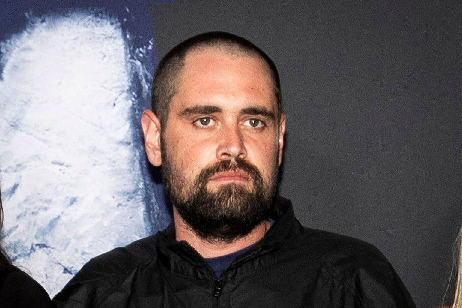 La fiscalía acusa a Nick Reiner de dos cargos de asesinato por matar a sus padres