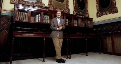 El escritor y acad&eacute;mico Arturo P&eacute;rez-Reverte, con motivo de la presentaci&oacute;n de &quot;Falc&oacute;&quot;, su nueva novela